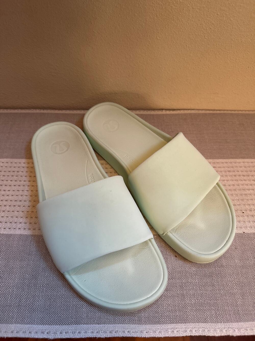 LULULEMON Restfeel Slide Morning Fog Mint Green Size 8